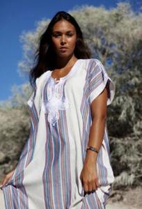 Nuevo Vestido Kaftan Largo Elegante para Mujer, con Mangas Cortas Bordadas y Estilo Moderno - Product Image 3