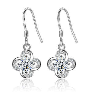 Pendientes de Trébol con Diamantes y Amatistas de Lucky Lab, Pendientes Colgantes Florales con Gancho para Mujer en Oro Puro de 18K o Plata - Product Image 3