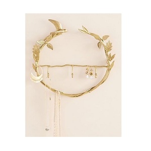 Design attrayant fer or couleur porte-bijoux qualité supérieure forme ronde métal stockage de bijoux pour la décoration intérieure - Product Image 1