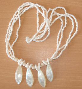 Collar de Cuentas de Concha Blanca con Motivo Floral para Regalo, Joyería de Conchas Marinas - Product Image 4
