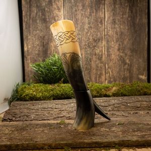 Corne à boire Viking de 12 \ "authentique avec marteau de Thor en laiton poli, sculpture sur support en bois massif, artisanat naturel. - Product Image 3