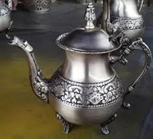 Cafetera de color dorado Dallah de latón de diseño árabe de calidad superior con juegos de té - Product Image 2