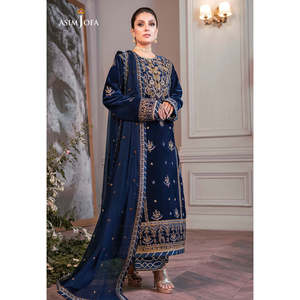 Conjunto de Traje ASIM JOFA-3PC: Camisa Bordada de Terciopelo y Seda con Dupatta Bordada de Chifón y Pantalones - Product Image 3