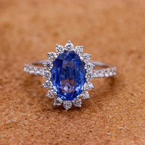 Piedra preciosa de zafiro azul natural de forma ovalada de diseñador y anillo de Diamantes Joyería preciosa de oro blanco de 18 quilates para venta al por mayor - Product Image 1