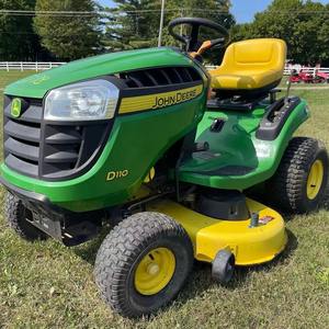 รถตัดหญ้าแบบนั่งขับ John Deere X950R รุ่นปี 2024 เกรดอุตสาหกรรม เครื่องยนต์ 2 จังหวะ สูบเดียว 24V ขนาด 125 ซีซี พร้อมถังเก็บหญ้า 100 ลิตร ระบบทำปุ๋ยหมัก รับประกัน 1 ปี - Product Image 4