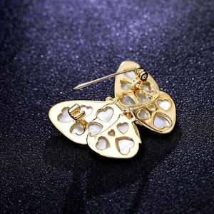 Broche papillon Jeulia - Cuivre, nacre, zircon et cristal - Product Image 5