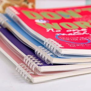 สมุดโน้ตนักเรียน (A5/B5) แบบอเมริกันย้อนยุค ปก PP แบบ 6 ห่วง (สามารถปรับแต่งโลโก้ได้) |   หน้ากระดาษมีเส้น ลายการ์ตูนน่ารักสำหรับ - Product Image 3