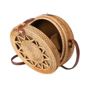 Bolso de Hombro de Ratán Hecho a Mano Estilo Vintage, Bolso Redondo de Paja Tejida con Textura Natural, Accesorio de Moda Bohemio para la Playa - Product Image 3