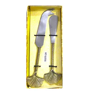Set pisau keju dan mentega logam pegangan desain cangkang kuningan dengan kotak hadiah kustom kemasan pisau keju dan mentega logam