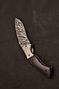 Cuchillo de bolsillo plegable hecho a mano de acero de Damasco, mango de cuerno, cuchillo utilitario Industrial forjado a mano, regalo personalizable OEM DIY para él - Product Image 6