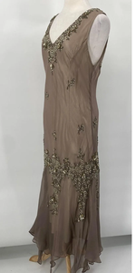 Robe fourreau élégante en tissu à mailles grises, encolure en V, cristal décoré antistatique sur toute la longueur pour les fêtes formelles, les cocktails - Product Image 2