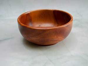 Cuenco de madera hecho a mano de Vietnam | Artículos de comedor ecológicos para ensaladas, sopas y aperitivos - Product Image 5