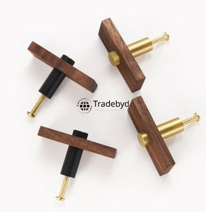 Tradebyd Boutons de tiroir en bois sculptés artistiques Poignées d'armoire faites à la main pour une décoration intérieure élégante - Product Image 1