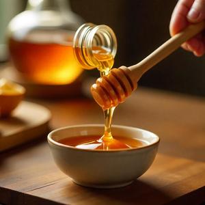 Gotero de miel de madera con ranuras talladas para verter fácilmente sobre tarros de comida postres té y comidas dulces para el desayuno - Product Image 2