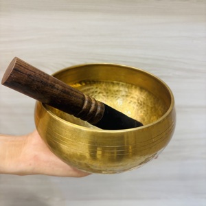 Cuenco tradicional de bronce del Himalaya hecho a mano, artesanía de Metal inspirada en el Budismo para curación de Chakras y terapia de baño de sonido - Product Image 2