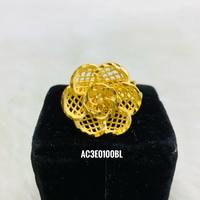 Aretes de latón chapados en oro con diseño de flor para mujer, joyería de moda en línea en India a los mejores precios