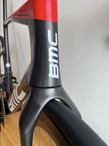 Prêt à être expédié en 2025 pour le vélo de route TeamMachine R01 ONE - Aluminium et acier de qualité industrielle, personnalisable OEM/ODM - Product Image 2