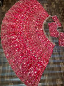 Magnifique collection de lehenga choli en fausse fourrure sans plis pour les fêtes d'été et d'hiver avec impression à la main - Product Image 4