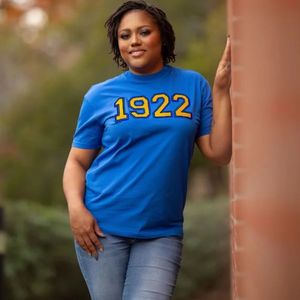 เสื้อยืด1922สีน้ำเงินเข้มวินเทจสำหรับผู้หญิง sgrho เสื้อคอตตอนตัวอักษรกรีกคลาสสิกสำหรับแฟนๆชมรมและชุดศิษย์เก่า hbcu - Product Image 1