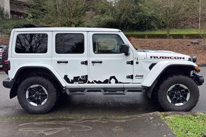 Jeep Wrangler Unlimited Rubicon 4x4 2020 Usado en Buen Estado, Techo Eléctrico de un Toque, Tracción en las Cuatro Ruedas, Equipamiento de Alta Gama, Modificaciones Todoterreno - Product Image 2