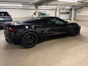 Corvette Stingray Coupé 2024 ~6,100 Millas, Motor V8 de 6.2 Litros, Paquete de Rendimiento Z51 - Product Image 3