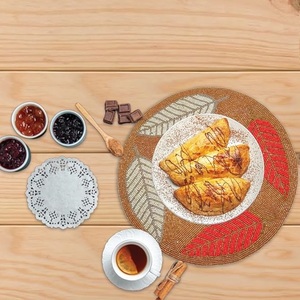 Napperon perlé fait à la main avec conception de feuille blanche orange de luxe pour la décoration de table de restaurant d'hôtel article de cadeau royal d'utilisation - Product Image 5