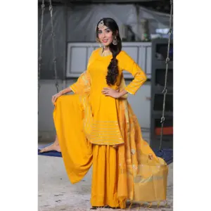 Ensemble de costume de travail en rayonne jaune pour femmes - Product Image 4