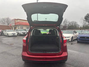 Auto Usado de Calidad a Precio Accesible, Ford C-Max Híbrido SE 2014, Volante a la Izquierda - Product Image 6