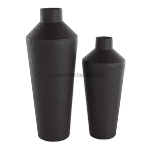 Vase décoratif contemporain pour la décoration de restaurant et le style d'événements, personnalisation de la marque OEM, exportateur en gros - Product Image 1