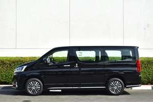 TOYOTA GRANVIA PREMIUM V6 3.5L, modelo 2023, 6 asientos de gasolina - Product Image 4