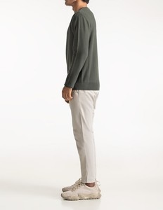 เสื้อกันหนาวพิมพ์ลายคลาสสิกผ้านุ่มอบอุ่นคอกลมสำหรับสวมใส่ในฤดูใบไม้ร่วง - Product Image 4