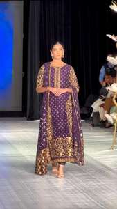 Fil de Georgette lourd de concepteur de style indien de qualité supérieure avec pantalon haut brodé séquence avec Dupatta au prix de gros - Product Image 3