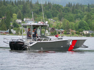 Navire <span class=keywords><strong>de</strong></span> lutte contre l'incendie en aluminium Catamaran <span class=keywords><strong>Bateau</strong></span> <span class=keywords><strong>de</strong></span> travail <span class=keywords><strong>Bateau</strong></span> <span class=keywords><strong>de</strong></span> patrouille contre l'incendie avec pilote et capacité <span class=keywords><strong>de</strong></span> chargement <span class=keywords><strong>Bateau</strong></span> à rames - Product Image 2