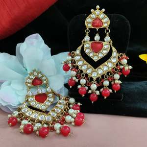 Exquisitos pendientes de Kundan tradicionales indios con esmalte elegante detalle de perlas joyería de último diseñador para mujeres y niñas - Product Image 1