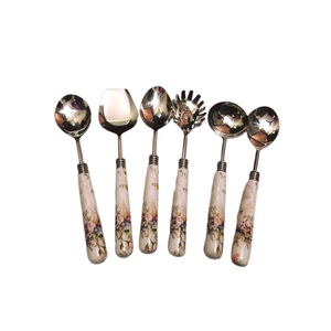 Ensemble de couverts élégants et raffinés, plaqué or, manche noir, design artisanal moderne, vaisselle de fête, articles de cuisine pour hôtel - Product Image 2