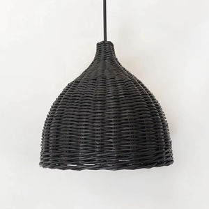 Lampe de table à manger en rotin noir fait à la main écologique conception d'artisan du milieu du siècle pour maison de campagne chambre directe Vietnam - Product Image 1