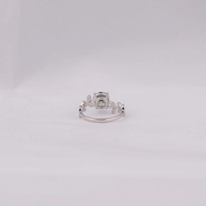 Anillo de propuesta de diseño de moda para mujer con anillo de compromiso chapado en oro sólido de 14 quilates de diamante cultivado en laboratorio de lujo verde redondo - Product Image 4