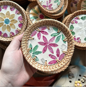 Posavasos de Ratán Hecho a Mano con Incrustaciones de Nácar, Decorativo para Mesa, Hecho por Artesanos de Vietnam - Product Image 6