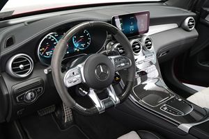 Elegante Mercedes-AMG GLC 63 S Coupé 2021 - Product Image 3