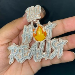 Pendentif Moissanite de Luxe Iced-Out HOT REALIST Personnalisé 28 Carats avec Accent Flamme en Argent Sterling, Bijoux Hip Hop Premium Unisexe - Product Image 1