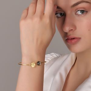 Bracelet manchette réglable plaqué or Labradorite Lotus | Femmes en laiton fait à la main 18 carats | Fournisseur d'usine de mariage à la mode Jaipur Inde - Product Image 5