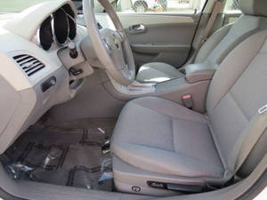 Chevrolet Malibu Híbrido 2010 Usado, Volante a la Izquierda - Product Image 2