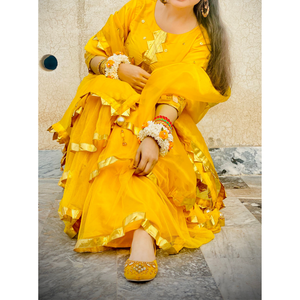 Elegante Vestido Estilo Garara con Corte en A, Hecho a Mano con Tela de Chifón, Cintura Natural, Manga Corta y Volantes para Ocasiones Festivas - Product Image 2