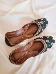 High Quality Flat <b>Khussa</b> Jutti Mojari Punjabi Indian Ethnic Women Shoes Custom Manufacturer Women <b>Khussa</b> - Product Image 2