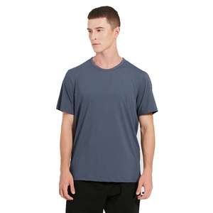 T-shirt en tricot respirant personnalisé de haute qualité pour hommes, t-shirt en tricot uni décontracté pour hommes, fabriqué au Pakistan - Product Image 2