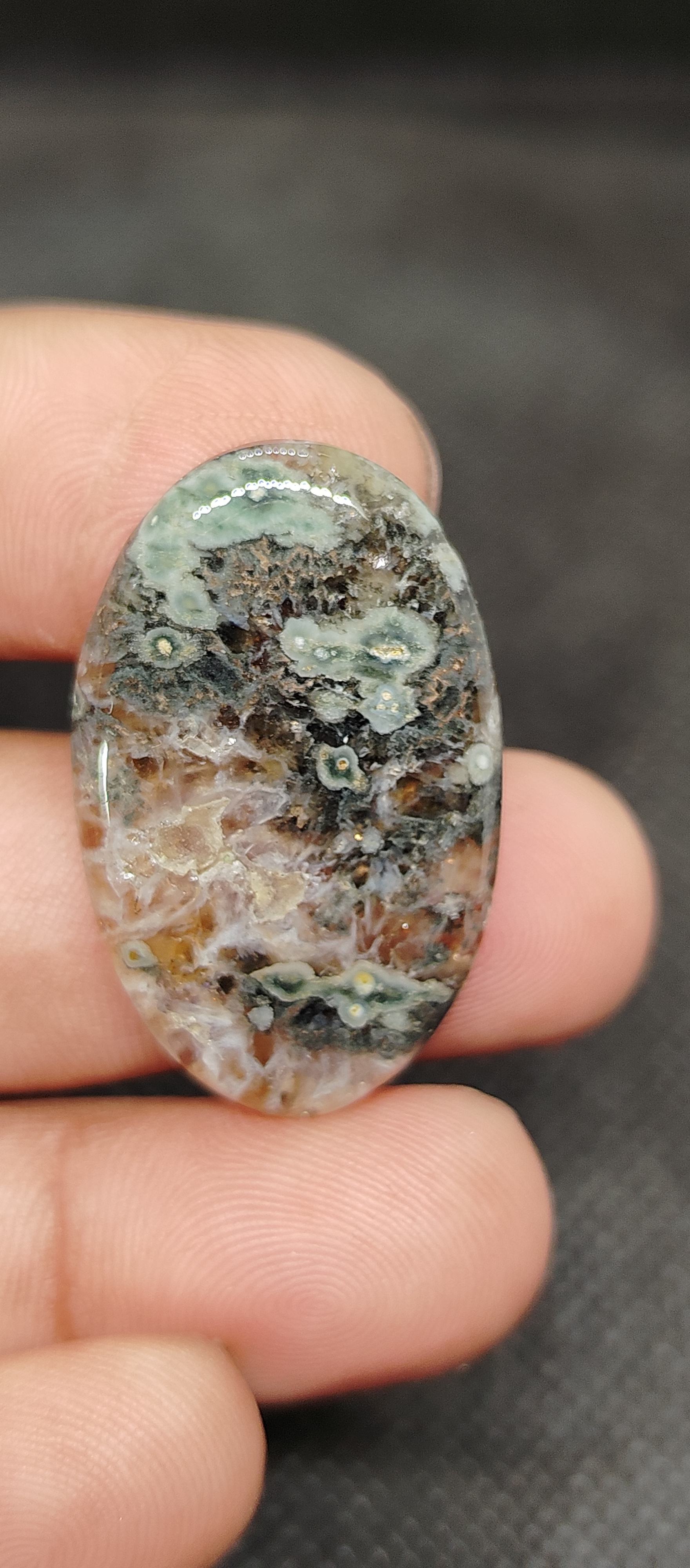 สีน้ำตาล