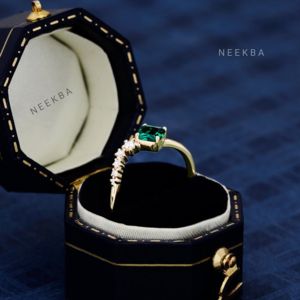 Bague émeraude de laboratoire de coupe princesse en or jaune massif 14 carats remplacement de pierre précieuse délicat de bague d'usure quotidienne disponible - Product Image 4