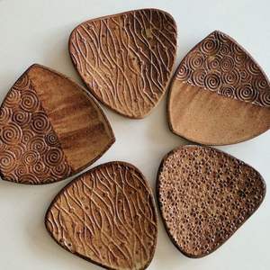 Diseño de corte láser de posavasos de madera con patrones de mandala de plumas ideales para ideas de regalo de decoración rústica Bohemia para el hogar - Product Image 2