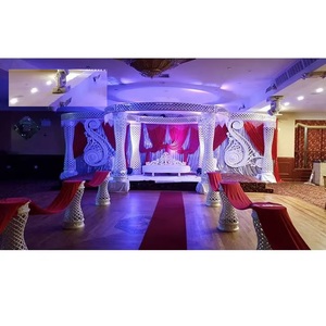 Mandap de mariage indien de luxe avec toile de fond colorée de scène de décoration florale avec accessoires Paisley décoration de scène parfaite - Product Image 4