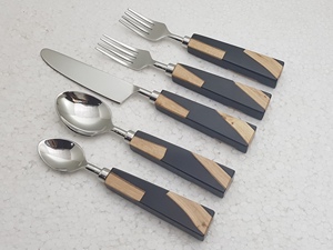 Ensemble de couverts de luxe de style portugais pour restaurant, 5 pièces, finition mate, avec manche en bois/résine, pour mariage, en acier inoxydable - Product Image 2